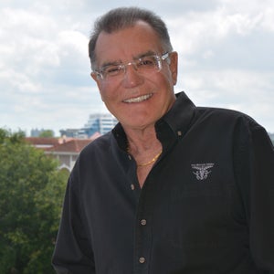 blured Roger Y. Murray, MD