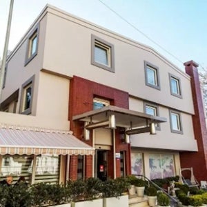 United Care Clinic Hair Transplant & Dermocosmetics - Istanbul