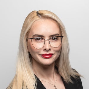 Elena Martin, MD, FEBOPRAS - Account Suspended