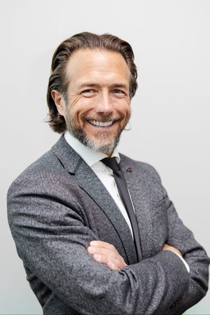 blured Landon Pryor, MD, FACS profile