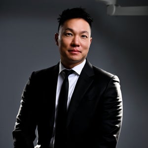 blured Dr. James Lee, MD profile photo