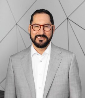 Luis Macias, MD, FACS profile