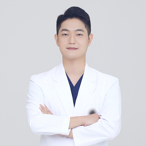 blured Jun Hyeok Song