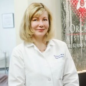 blured Roxana Kerns, MD