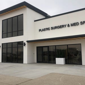 Salameh Plastic Surgery Center - Evansville / Newburgh, Indiana
