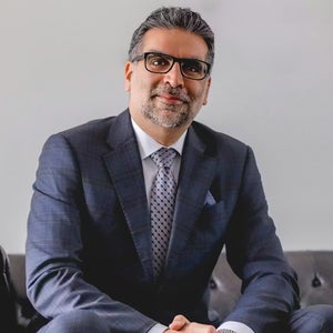 blured Shahin Fazilat, MD, FACS