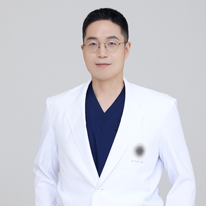 blured Yeong Chan Song