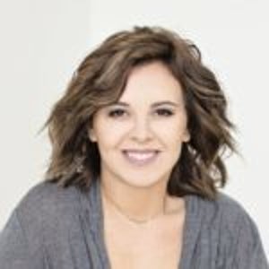 blured Tiffany Jager