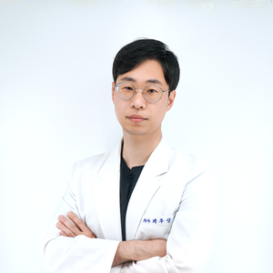 blured Joo Sung Park