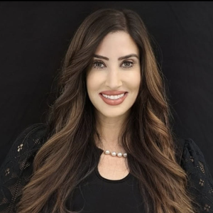 blured Karina Barseghian