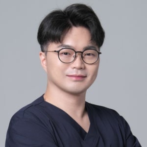 blured Kyung Min Lee, MD
