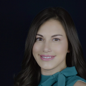 blured Karina De Cardenas