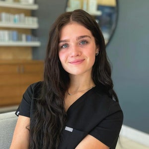 blured Aunika Naylor