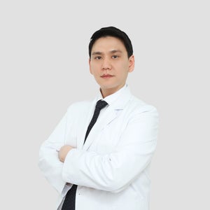 blured Dr. Dong Kyu Lee