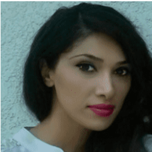 blured Victoria Yaman