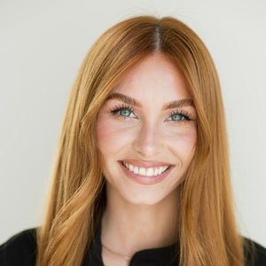 blured Haylee Crowe