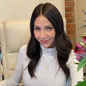 blured Melanie Kotoch