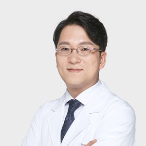 blured Chan Seong Park