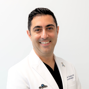 blured Roozbeh Ghavami