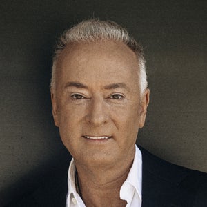 blured Mike Golpa, DDS