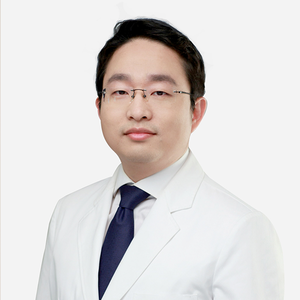 blured Young Soo Jang