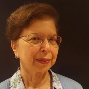Dr Nilofer Akram