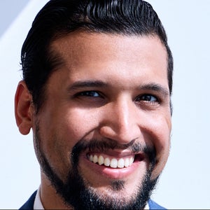 blured Justin Perez, MD