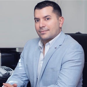 blured Mario Luis Pineda Moreno, MD - Account Suspended