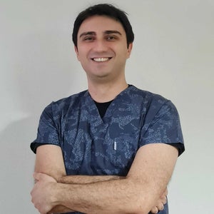 blured Gencer Huniler