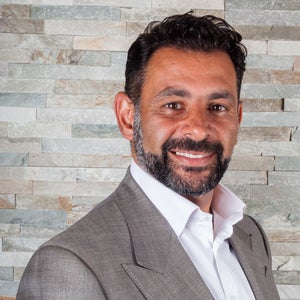 Amir Nakhdjevani, MBBS, MRCS, FRCS(Plast)