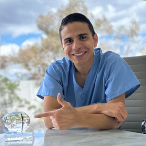 Christian Navarro, MD
