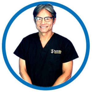 Lee Au, MD