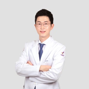 blured Dr. Yoosung Son