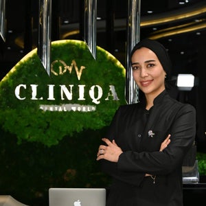 blured Simge Gökdemir