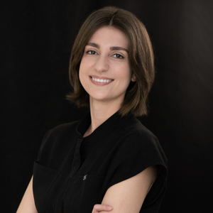 blured Jacqueline Draghici