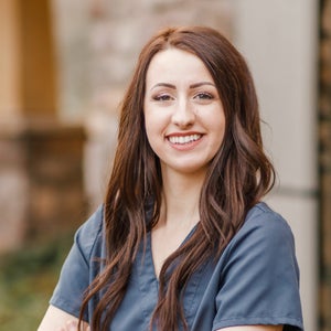 Kelsey, Front Desk