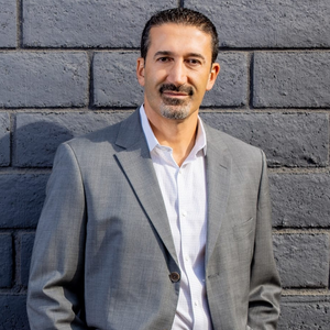 Farbod Esmailian, MD