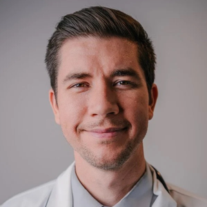 blured Richard Compton