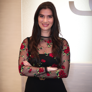 blured Kristen Divestea