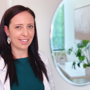 DR. Liz Elliot ND LAC