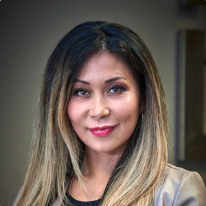 blured Myrha Foutris