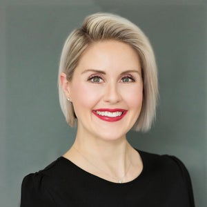 Amanda J. Tschetter, MD