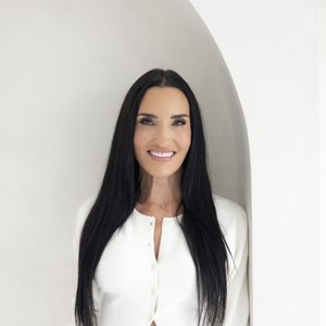 blured Amanda Muiter