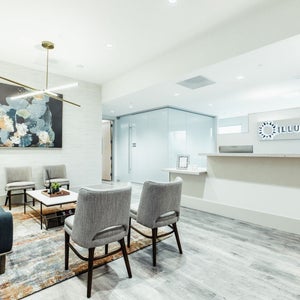 Illuminate Plastic Surgery - South Bay