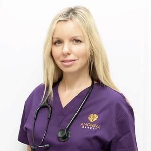 blured Miroslava Klein