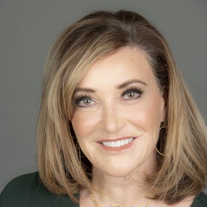 blured Karen Albright