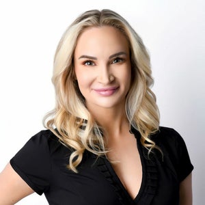 blured Kelly Smith