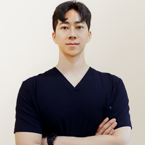 blured Hyun-Jae Seok