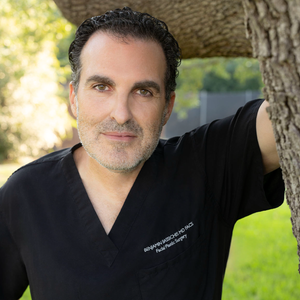 blured Benjamin Bassichis, MD, FACS