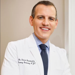 blured Steven Davidowitz, DDS